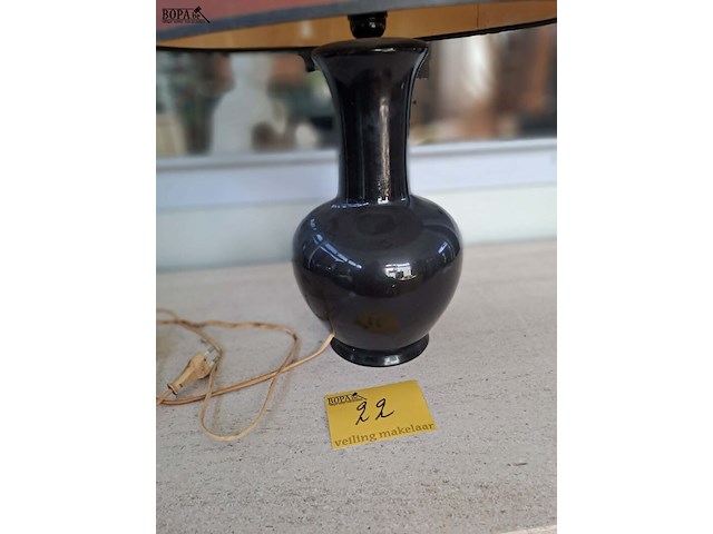 Lot 22 - vintage zwarte keramische tafellamp met bruine kap '60 - afbeelding 2 van  3