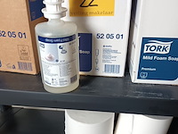 Lot 22 - zepen, handdoekpapier, luchtverfrisser - afbeelding 5 van  5