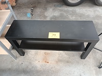 Lot 22 - zwarte ikea sidetable