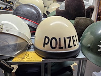 Lot 220 - duitsland 3 helmen - afbeelding 1 van  4