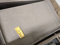 Lot 220 - metalen legborden ong 18 stuks - afbeelding 2 van  3