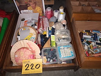 Lot 220 - naaigerei - afbeelding 3 van  4