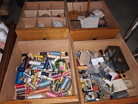 Lot 220 - naaigerei - afbeelding 4 van  4