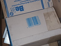 Lot 220 - nietjes - afbeelding 3 van  5