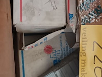Lot 220 - nietjes - afbeelding 4 van  5