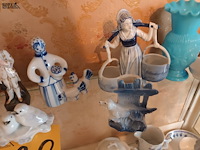 Lot 220 - porselein beeldjes en decoratie. 18 stuks - afbeelding 5 van  6