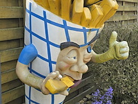 Lot 220 - reclame frietzak in kunststof - afbeelding 2 van  3