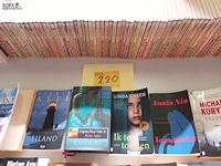 Lot 220 - romans en leesboeken. 102 stuks - afbeelding 1 van  6