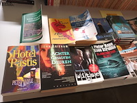 Lot 220 - romans en leesboeken. 102 stuks - afbeelding 6 van  6