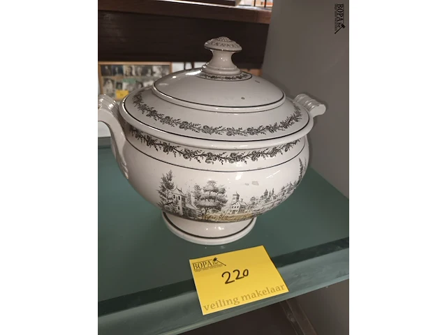 Lot 220 - sierpot - afbeelding 1 van  3