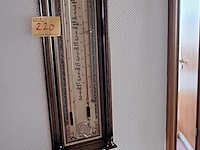 Lot 220 - thermometer en muurdecoratie - afbeelding 1 van  1