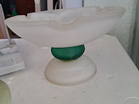 Lot 220 - vintage asbak in mat glas, vintage marmeren serviethouder en - afbeelding 4 van  4