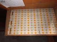 Lot 220 - vintage houten lessenaar - afbeelding 5 van  5