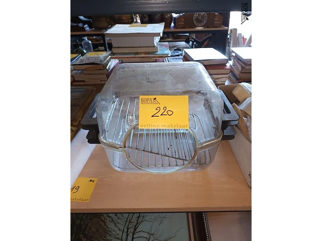 Lot 220 - voedsel vitrine - afbeelding 1 van  3