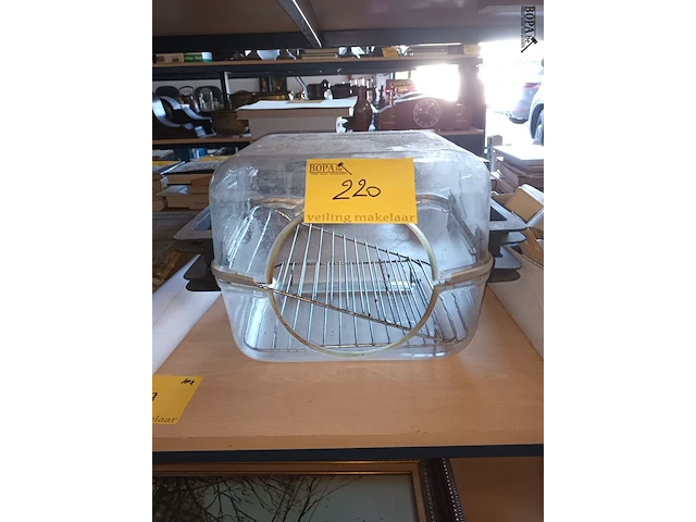 Lot 220 - voedsel vitrine - afbeelding 2 van  3