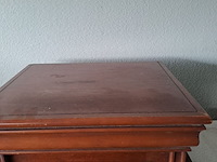 Lot 221 - antiek nachtkastje in kersenhout - strakke elegante uitstral - afbeelding 3 van  3
