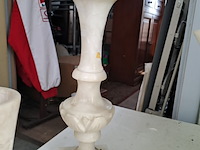 Lot 221 - antieken albasten tafellamp art deco stijl en 2 albasten vaz - afbeelding 4 van  4