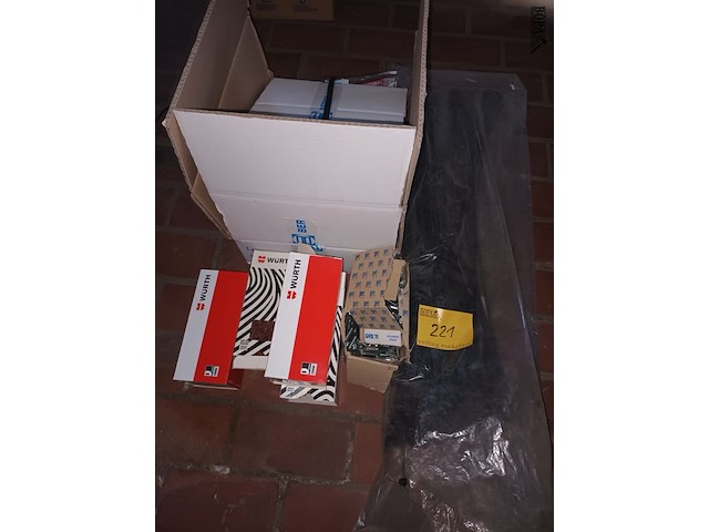 Lot 221 - bevestigingsmateriaal - afbeelding 1 van  5