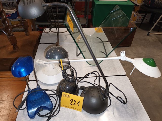 Lot 221 - bureaulampen. 4 stuks - afbeelding 1 van  4