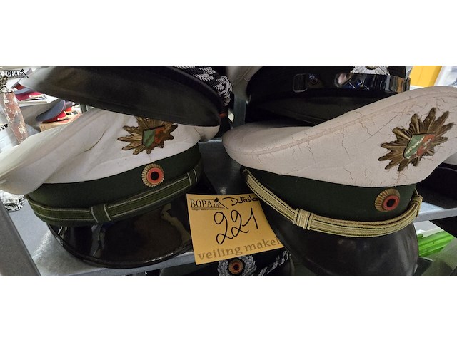 Lot 221 - duitsland 4 kepies + 1 vrouwelijke - afbeelding 2 van  4