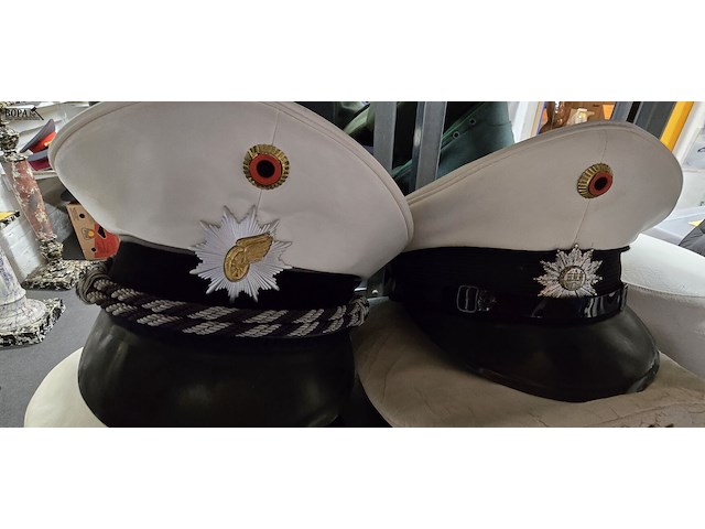 Lot 221 - duitsland 4 kepies + 1 vrouwelijke - afbeelding 3 van  4