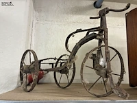 Lot 221 - miniatuur metalen retrofietsje - afbeelding 2 van  2