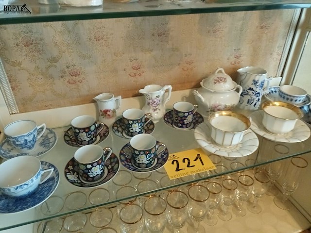 Lot 221 - porselein servies. 26 stuks - afbeelding 1 van  5