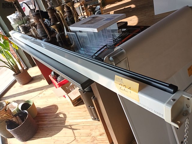 Lot 221 - projector scherm - afbeelding 1 van  3