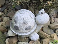 Lot 221 - tuinbeelden. 2 stuks - afbeelding 3 van  3