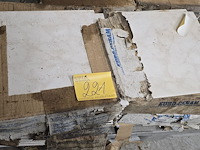 Lot 221 - vloertegels keramiek ong 24m² - afbeelding 2 van  4
