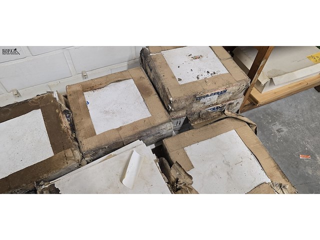 Lot 221 - vloertegels keramiek ong 24m² - afbeelding 4 van  4