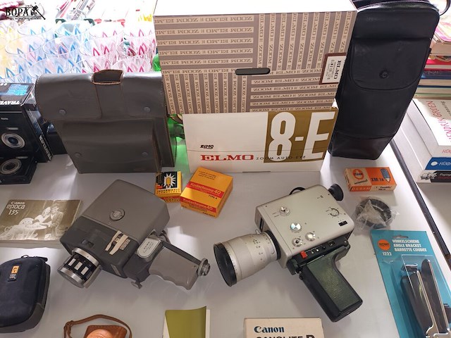 Lot 222 - fototoestellen en filmcamera’s. 15 stuks - afbeelding 2 van  7