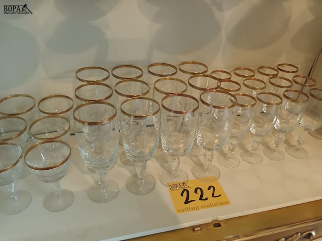 Lot 222 - glasservies. 37 stuks - afbeelding 1 van  5