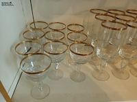 Lot 222 - glasservies. 37 stuks - afbeelding 2 van  5