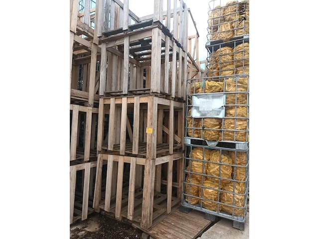 Lot 222 - houten kisten. 12 stuks - afbeelding 1 van  2