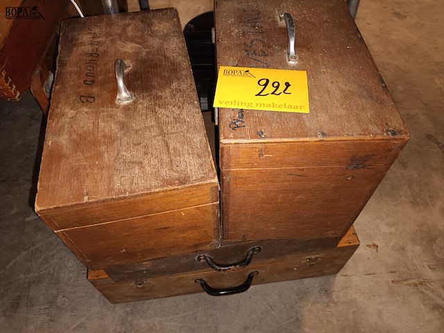 Lot 222 - houten materiaalkoffers. 4 stuks - afbeelding 1 van  4