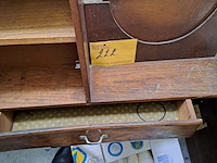 Lot 222 - vintage badkamerkastje b 60 h 44 - afbeelding 2 van  3