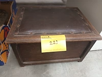 Lot 223 - antiek kistje - afbeelding 5 van  5