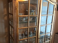 Lot 223 - antieke vergulde vitrine kast - afbeelding 2 van  5