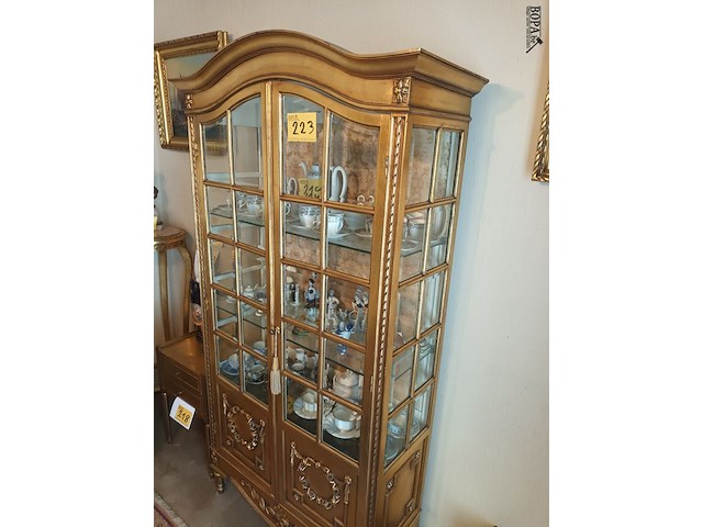 Lot 223 - antieke vergulde vitrine kast - afbeelding 3 van  5