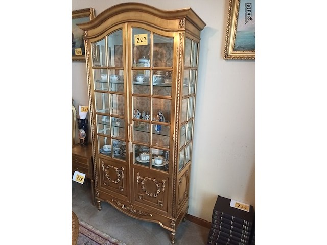 Lot 223 - antieke vergulde vitrine kast - afbeelding 4 van  5