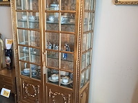 Lot 223 - antieke vergulde vitrine kast - afbeelding 4 van  5