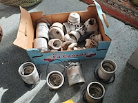 Lot 223 - lot vintage porseleinen fittingen van duitse makelij - afbeelding 1 van  2