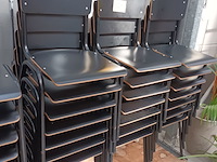 Lot 223 - retro look zwarte schoolstoelen. 21 stuks - afbeelding 1 van  3