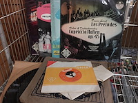 Lot 223 - vinyl en bakelieten platen, ong 12 stuks - afbeelding 1 van  1