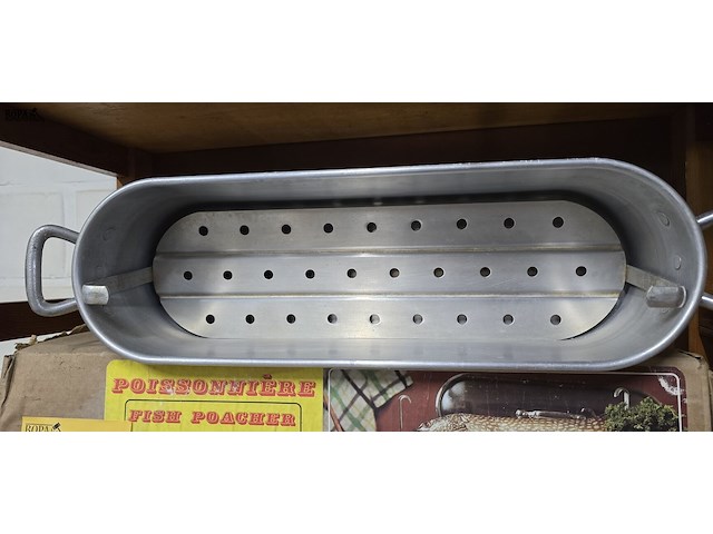 Lot 223 - vis kookpot met vergiet en deksel - afbeelding 4 van  4