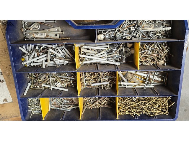 Lot 224 - doosjes bitsen en dozen vijzen, pluggen... - afbeelding 5 van  5