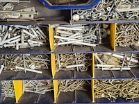 Lot 224 - doosjes bitsen en dozen vijzen, pluggen... - afbeelding 5 van  5