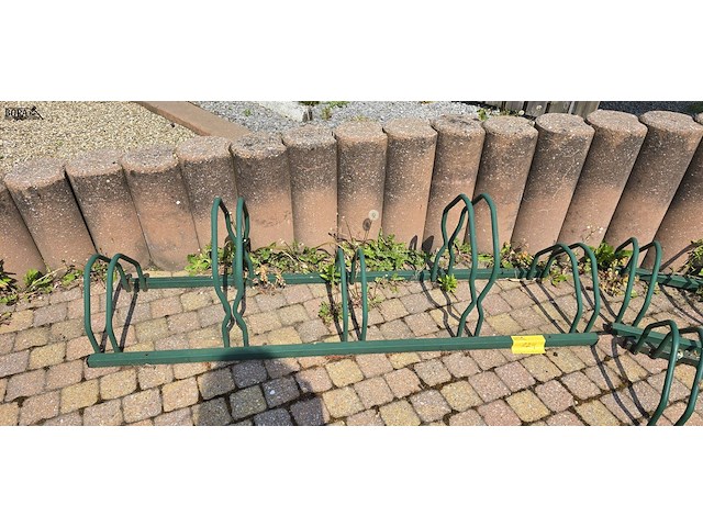 Lot 224 - fietsrekken. 3 stuks - afbeelding 2 van  4