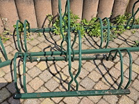 Lot 224 - fietsrekken. 3 stuks - afbeelding 3 van  4